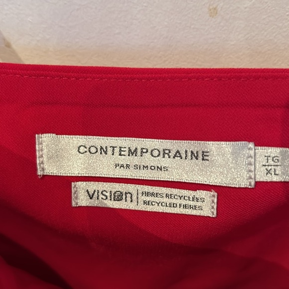 Contemporaine by SIMONs. XL bright red strap tank, removable and adjustable - Picture 5 of 7